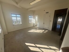 6525 W Sunset Blvd, Los Angeles, CA à louer Photo intérieure– Image 2 sur 5