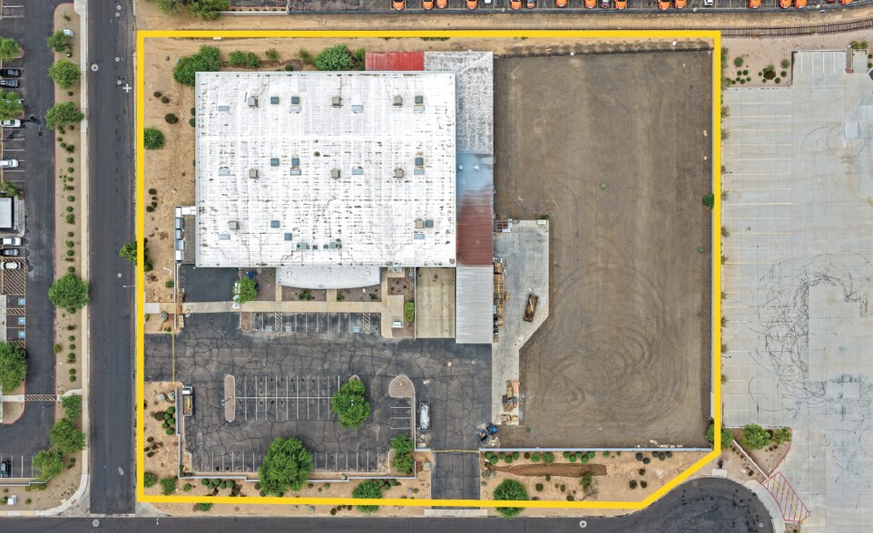 602 S 65th Ave, Phoenix, AZ à louer - Photo de l’immeuble – Image 3 sur 15