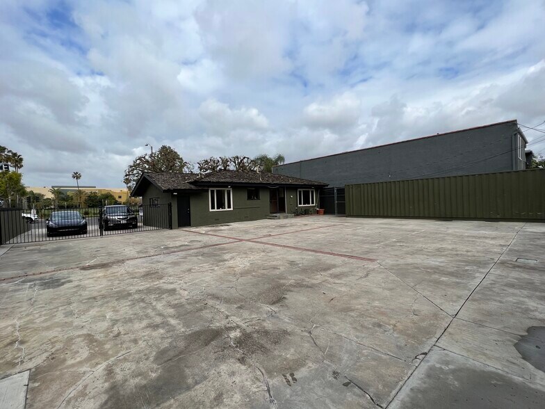 4652 Katella Ave, Los Alamitos, CA à louer - Photo de l’immeuble – Image 3 sur 27
