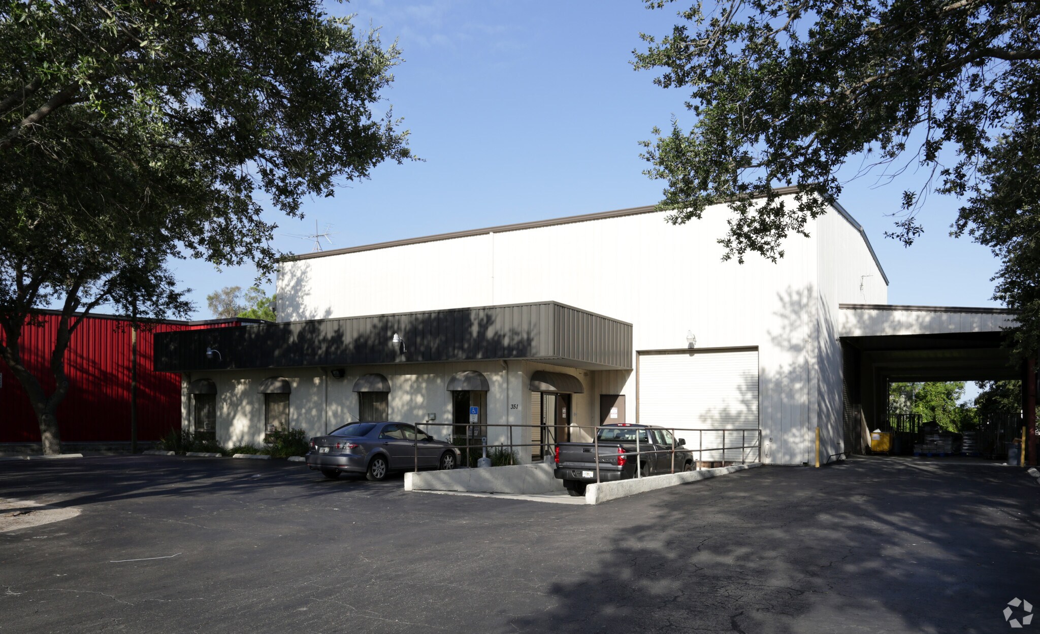 351 Production Blvd, Naples, FL à louer Photo de l’immeuble– Image 1 sur 7
