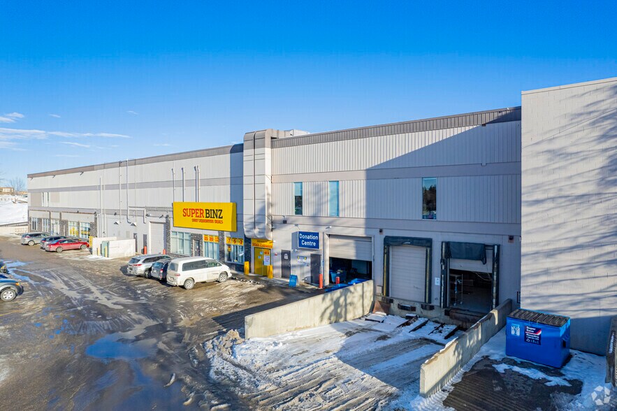 9618 Horton Rd SW, Calgary, AB à louer - Photo principale – Image 1 sur 9