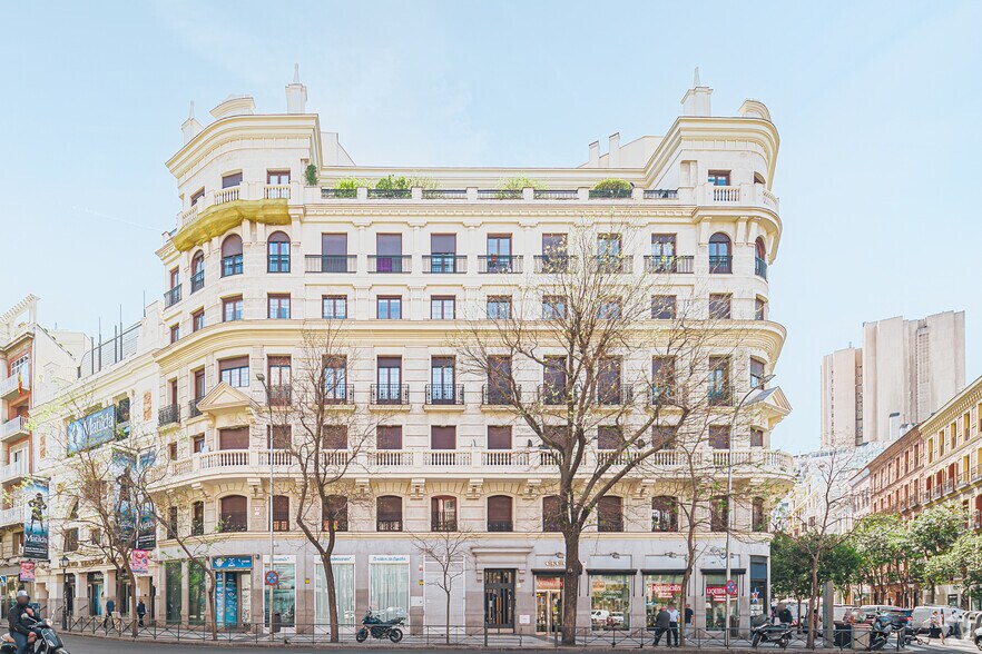 Local commercial dans Madrid, Madrid à louer - Photo principale – Image 1 sur 2
