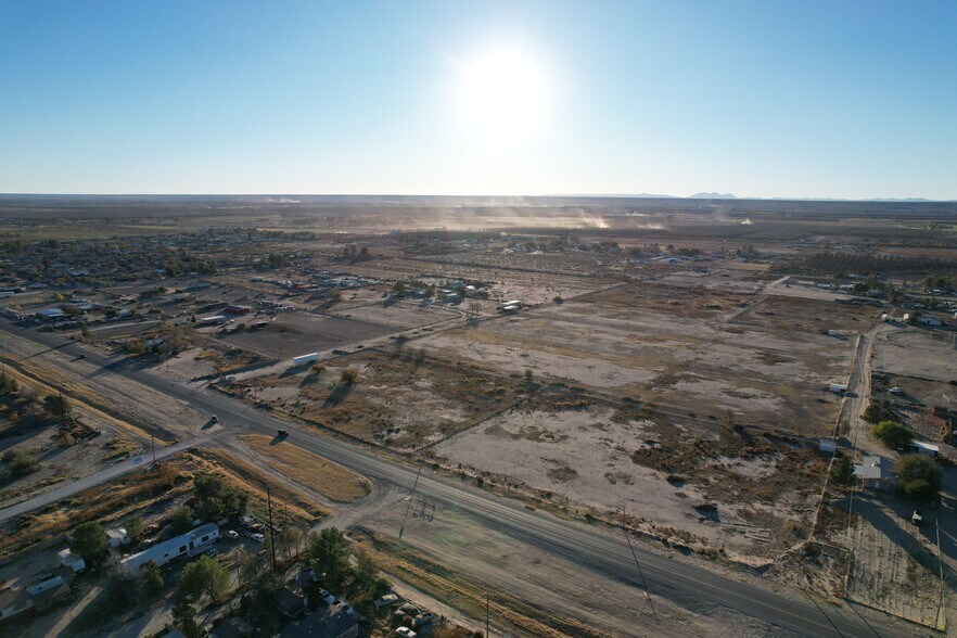 2021 Anthony Dr, Anthony, NM à vendre - Photo de l’immeuble – Image 3 sur 6