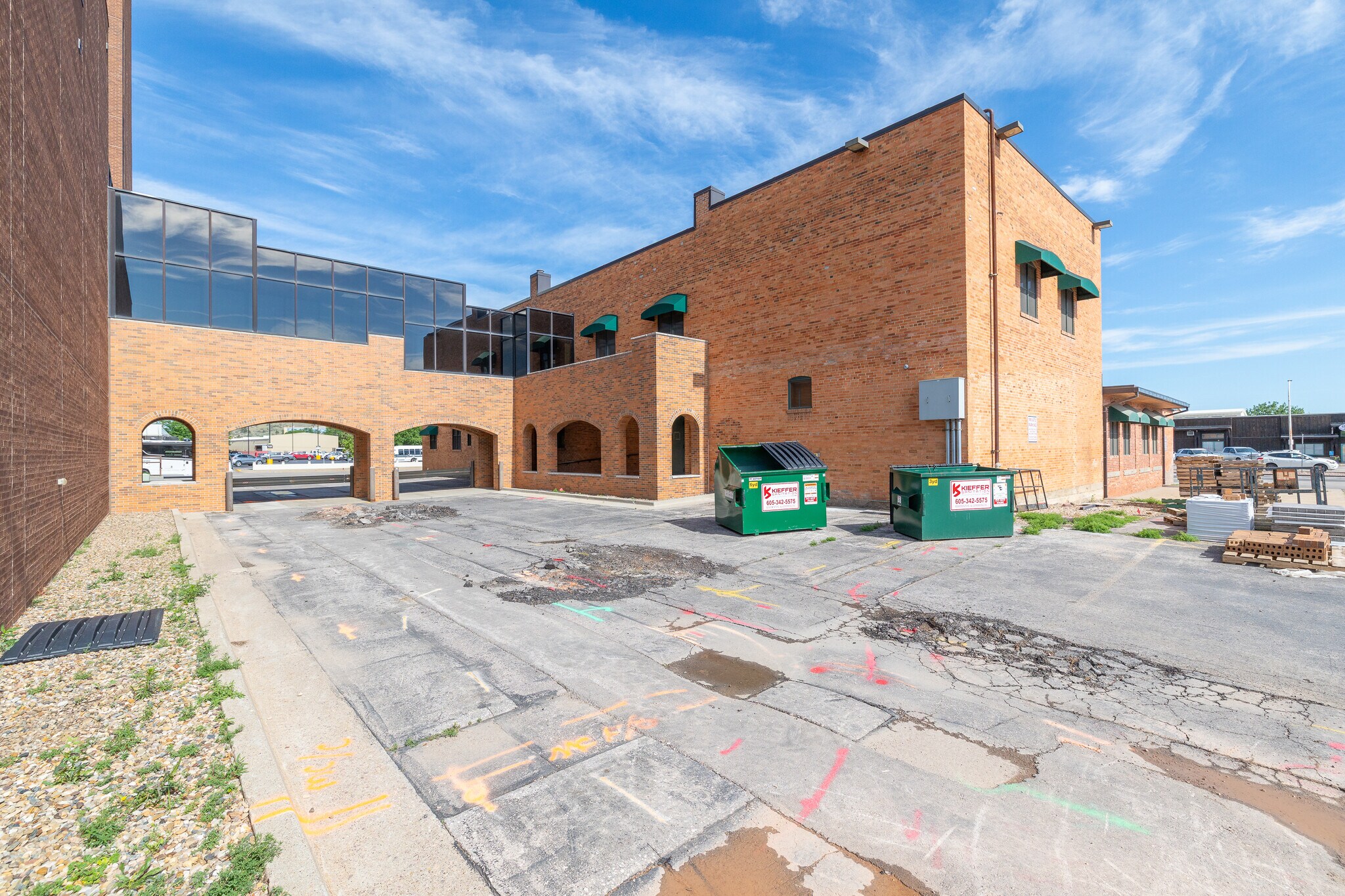 414 N Mount Rushmore Rd, Rapid City, SD à louer Photo principale– Image 1 sur 14