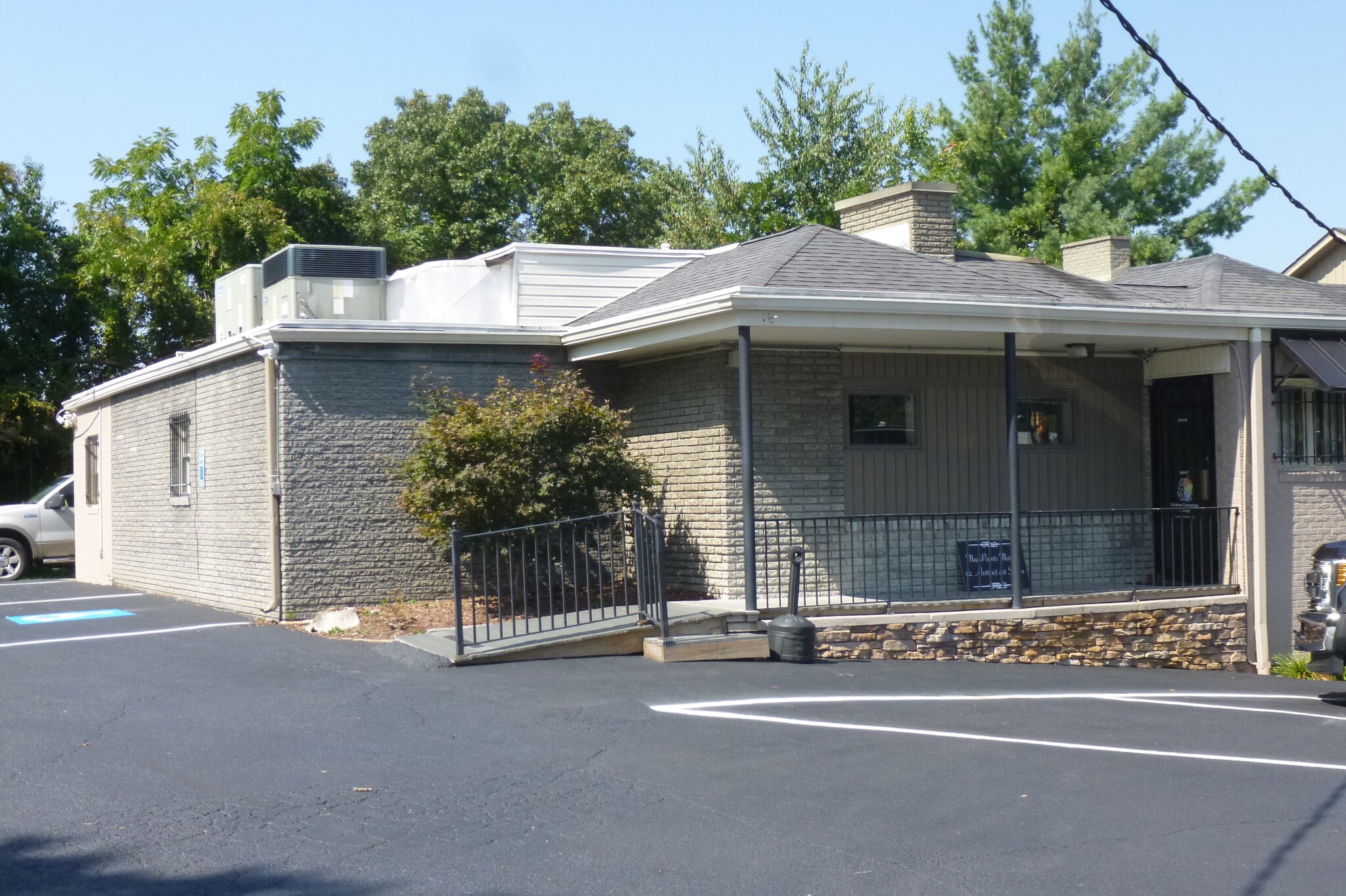 1209 N Wilcox Dr, Kingsport, TN à louer Photo intérieure– Image 1 sur 17