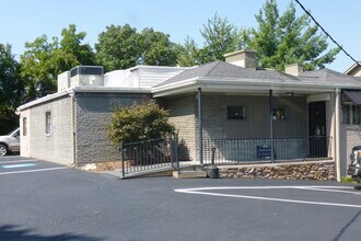1209 N Wilcox Dr, Kingsport, TN à louer Photo intérieure– Image 1 sur 17