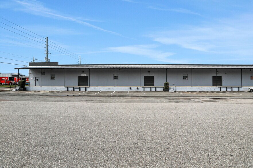 1500-1526 Industrial Blvd, Jacksonville, FL à louer - Photo de l’immeuble – Image 2 sur 10