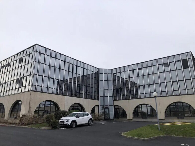 Bureau dans Cesson-Sévigné à louer - Photo de l’immeuble – Image 1 sur 9