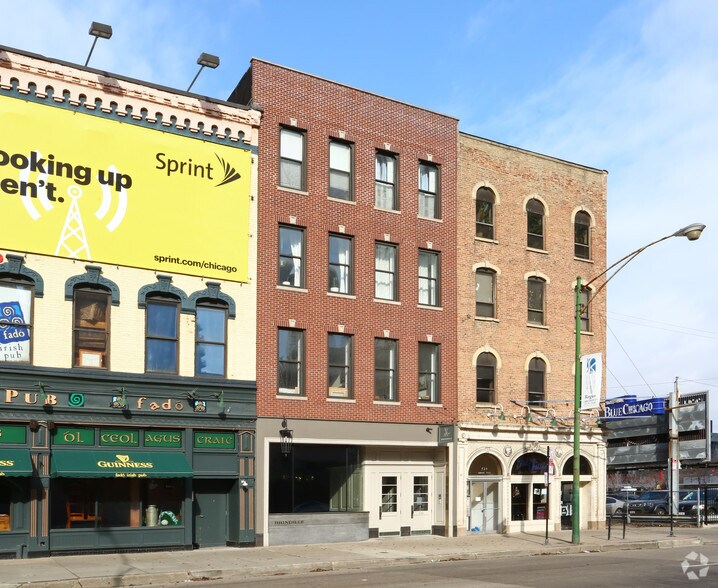 534 N Clark St, Chicago, IL à louer - Photo de l’immeuble – Image 2 sur 9