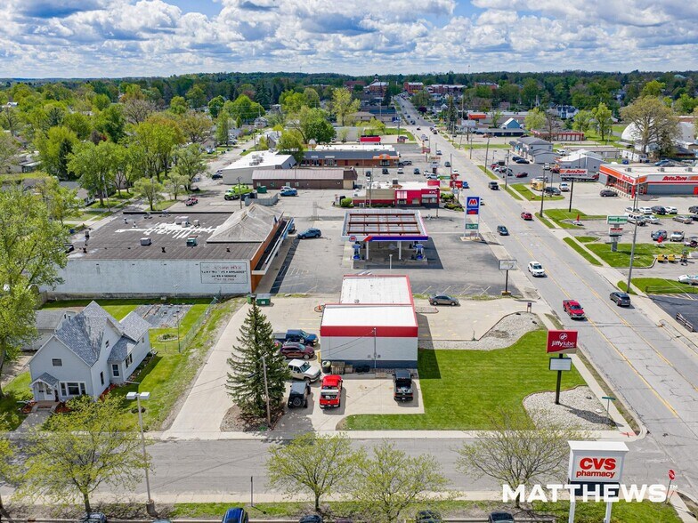640 N Wayne St, Angola, IN à vendre - Photo de l’immeuble – Image 2 sur 3