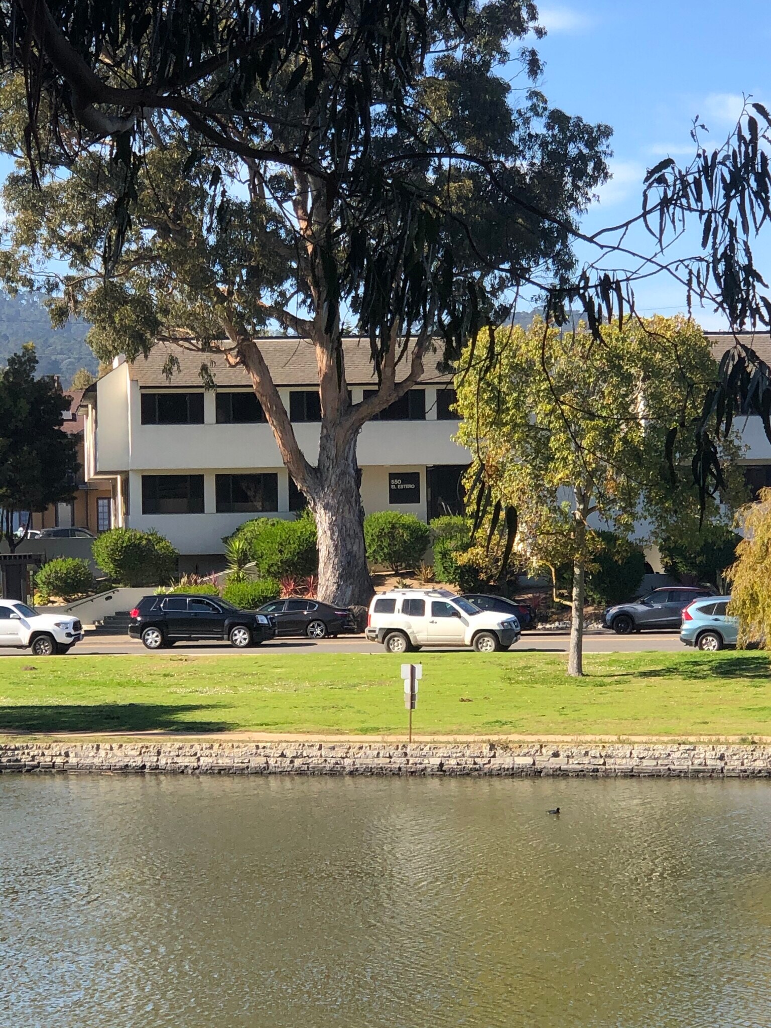 550 Camino El Estero, Monterey, CA à louer Photo de l’immeuble– Image 1 sur 9