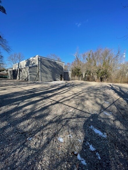 205 Brookville Ave, Islip, NY à louer - Photo de l’immeuble – Image 3 sur 9