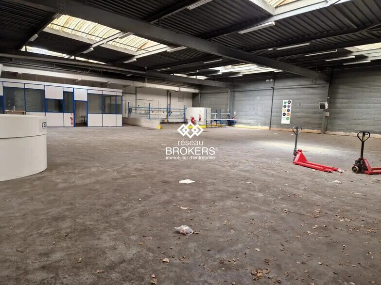 Industriel/Logistique dans Gonesse à louer - Photo de l’immeuble – Image 1 sur 2