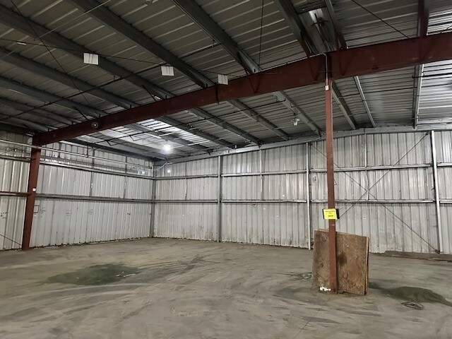 1903 121 Av NE, Edmonton, AB à vendre - Photo de l’immeuble – Image 3 sur 8