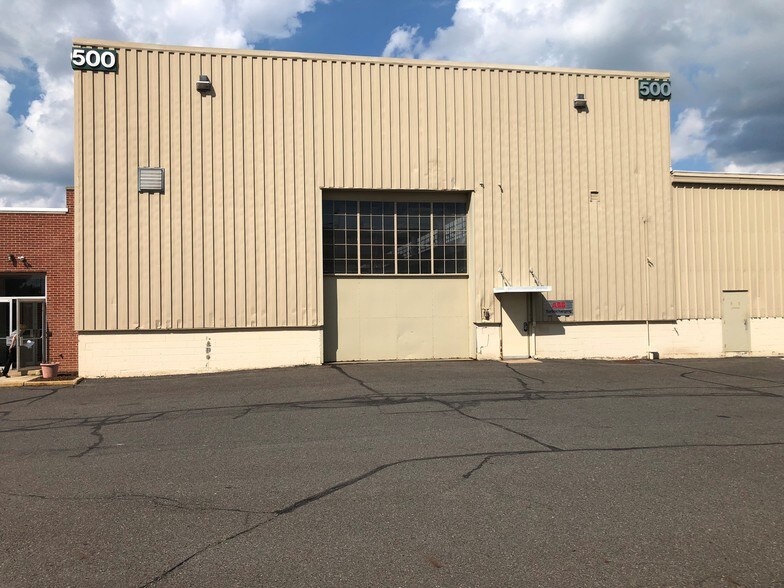 1460 Livingston Ave, North Brunswick, NJ à louer - Photo principale – Image 1 sur 8