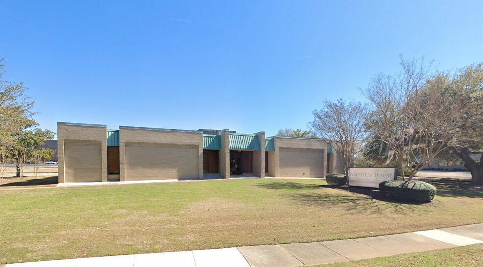 2401 Fairlane Dr, Montgomery, AL à louer - Photo de l’immeuble – Image 2 sur 4