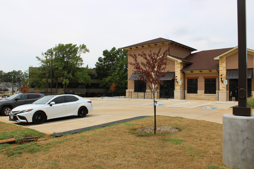 3143 Golden, Tyler, TX à louer - Photo de l’immeuble – Image 3 sur 6