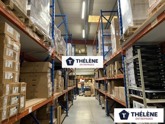 Plus de détails pour Local d'activités à louer