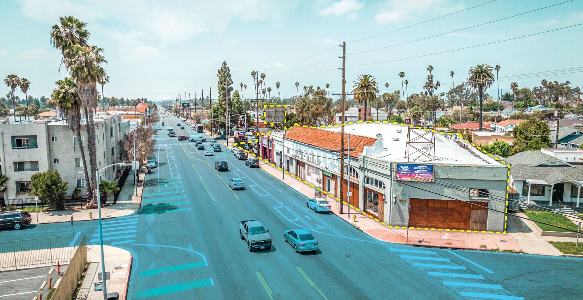4557 W Adams Blvd, Los Angeles, CA à louer Photo de l’immeuble– Image 1 sur 12