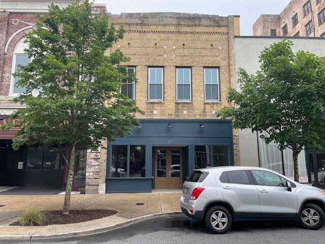 177 W Main Ave, Gastonia, NC à louer - Photo principale – Image 1 sur 21