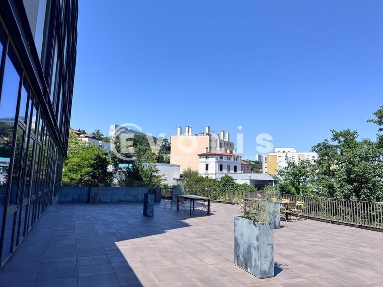 1-3 Avenue Sidoine Apollinaire, Lyon à louer - Photo de l’immeuble – Image 1 sur 5