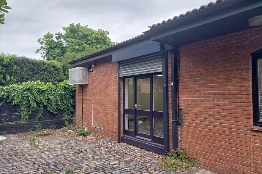 59B High St, Ascot à louer - Photo de l’immeuble – Image 3 sur 12