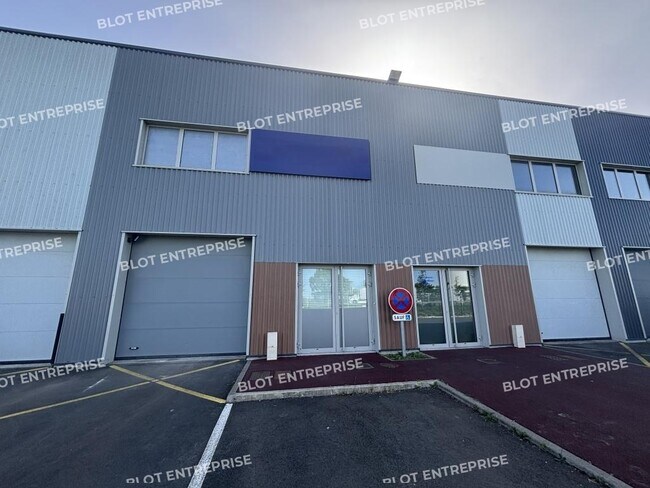 Plus de détails pour Industriel/Logistique à louer