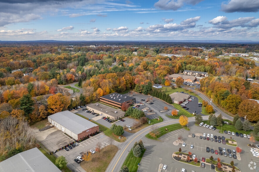 28 Corporate Dr, Clifton Park, NY à louer - Aérien – Image 3 sur 5