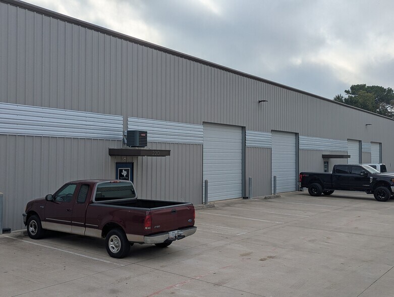 16311-16315 Dundee Rd, Cypress, TX à louer - Photo de l’immeuble – Image 2 sur 11