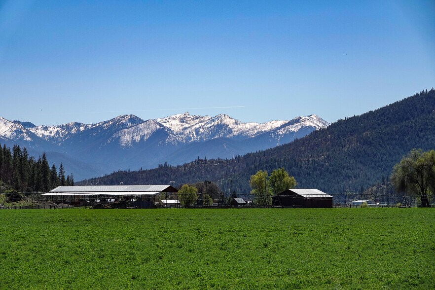 13317 McAdams Creek Rd, Fort Jones, CA à vendre - Photo de l’immeuble – Image 3 sur 47