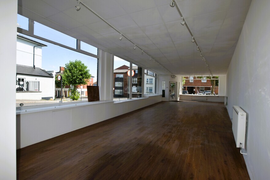 77A High St, Saffron Walden à louer - Photo de l’immeuble – Image 2 sur 5
