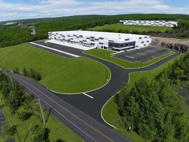 Alberigi Dr, Jessup, PA à louer - Photo de l’immeuble – Image 2 sur 5