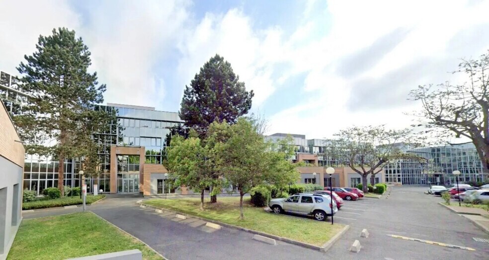 Bureau dans Saint-Germain-en-Laye à louer - Photo de l’immeuble – Image 1 sur 5