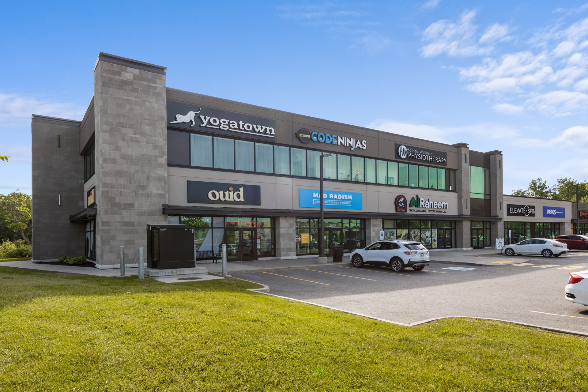 34 Highbury Park Dr, Ottawa, ON à louer Photo de l’immeuble– Image 1 sur 10