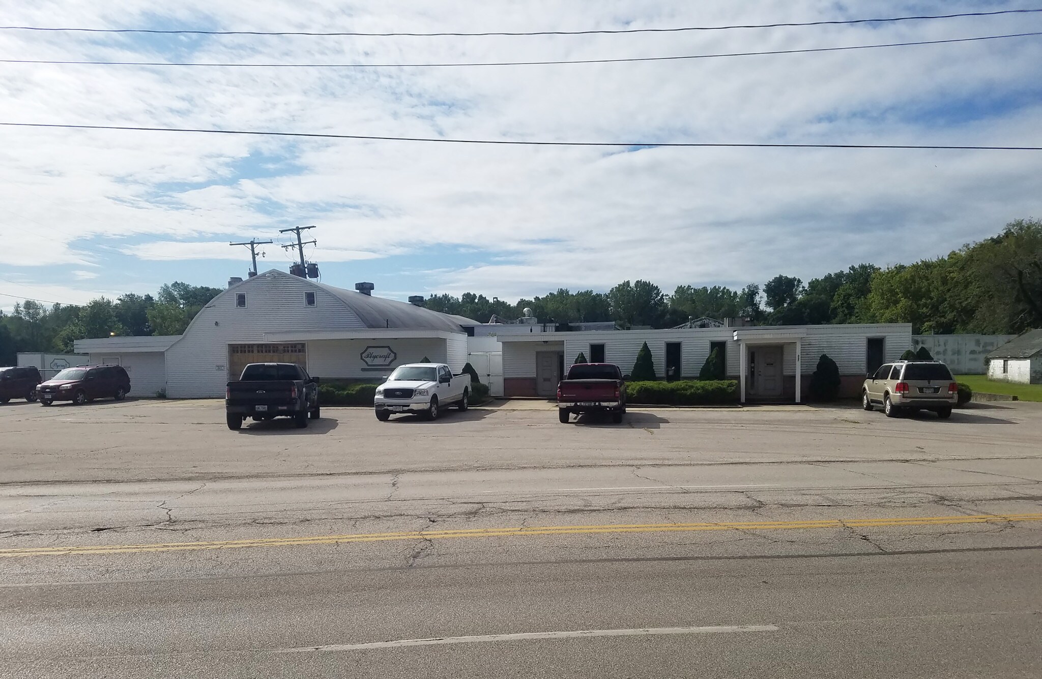 557 W Main Rd, Conneaut, OH à louer Photo principale– Image 1 sur 7