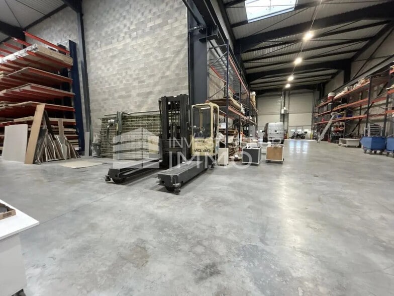 Local d’activités dans Serris à louer - Photo intérieure – Image 2 sur 6