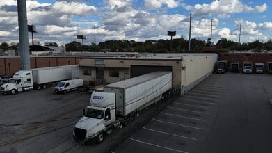 219 Armour Dr NE, Atlanta, GA à louer Photo de l’immeuble– Image 2 sur 2