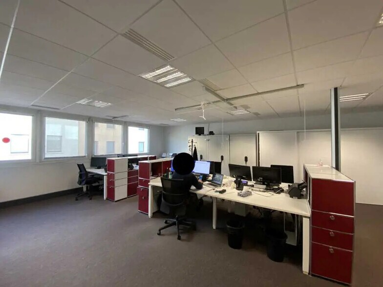 Bureau dans Rouen à louer - Photo de l’immeuble – Image 3 sur 4