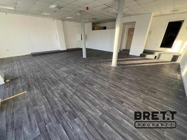 15 Charles St, Milford Haven à louer - Photo de l’immeuble – Image 3 sur 8