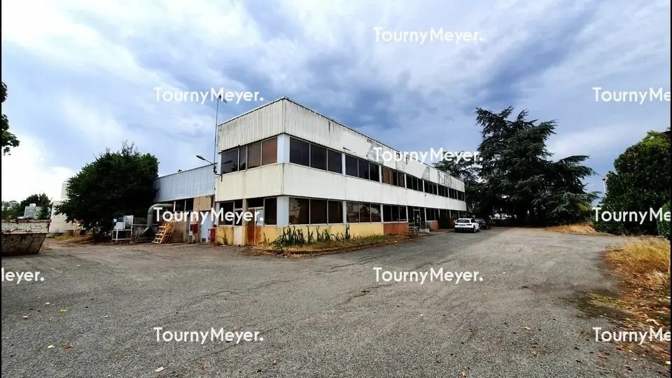 Local d'activités dans Portet-sur-Garonne à vendre - Photo de l’immeuble – Image 2 sur 12