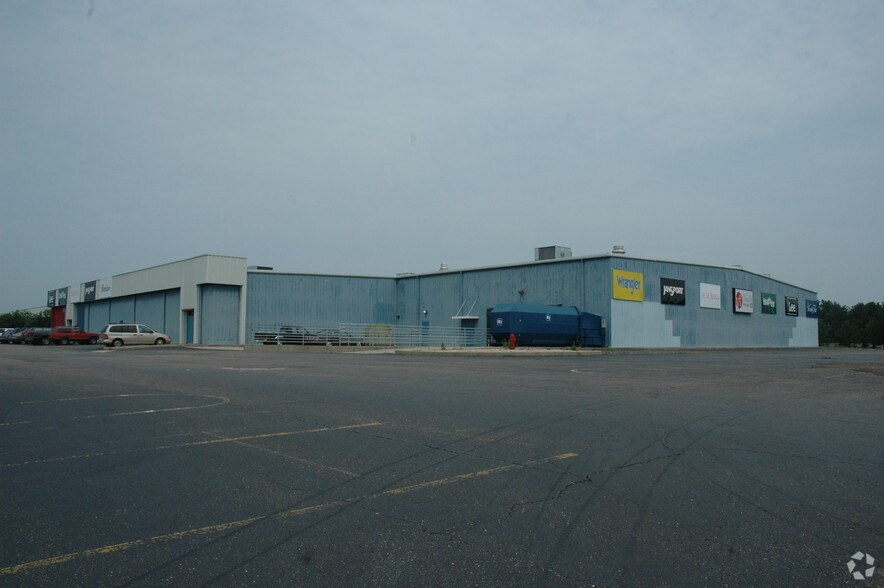 700 Factory Outlet Dr, Arcadia, LA à louer - Photo de l’immeuble – Image 2 sur 12
