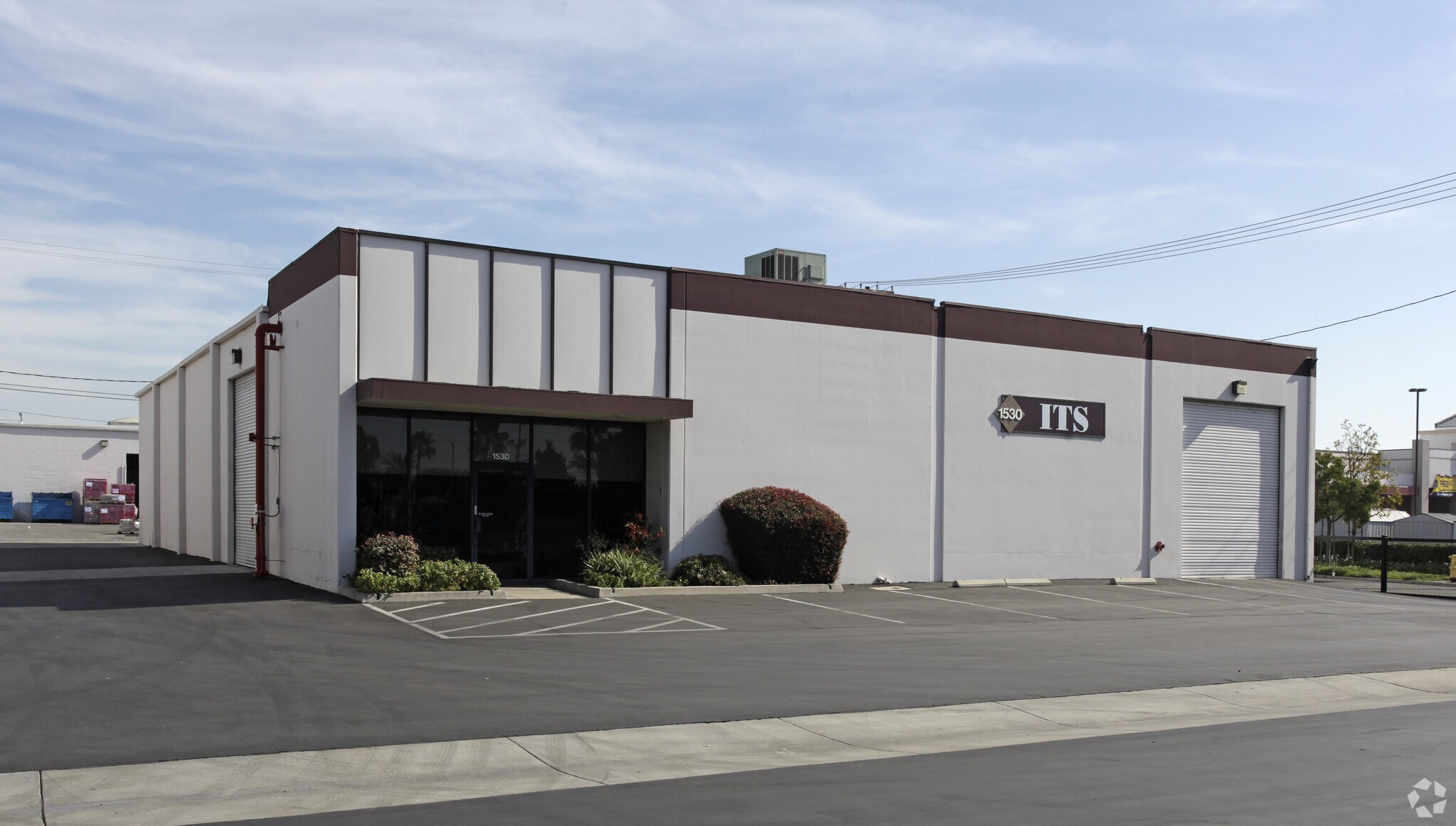 1530 N Missile Way, Anaheim, CA à louer Photo principale– Image 1 sur 5