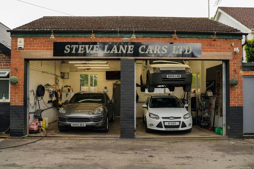 1 Lowbrook Ln, Solihull à vendre - Photo de l’immeuble – Image 2 sur 15