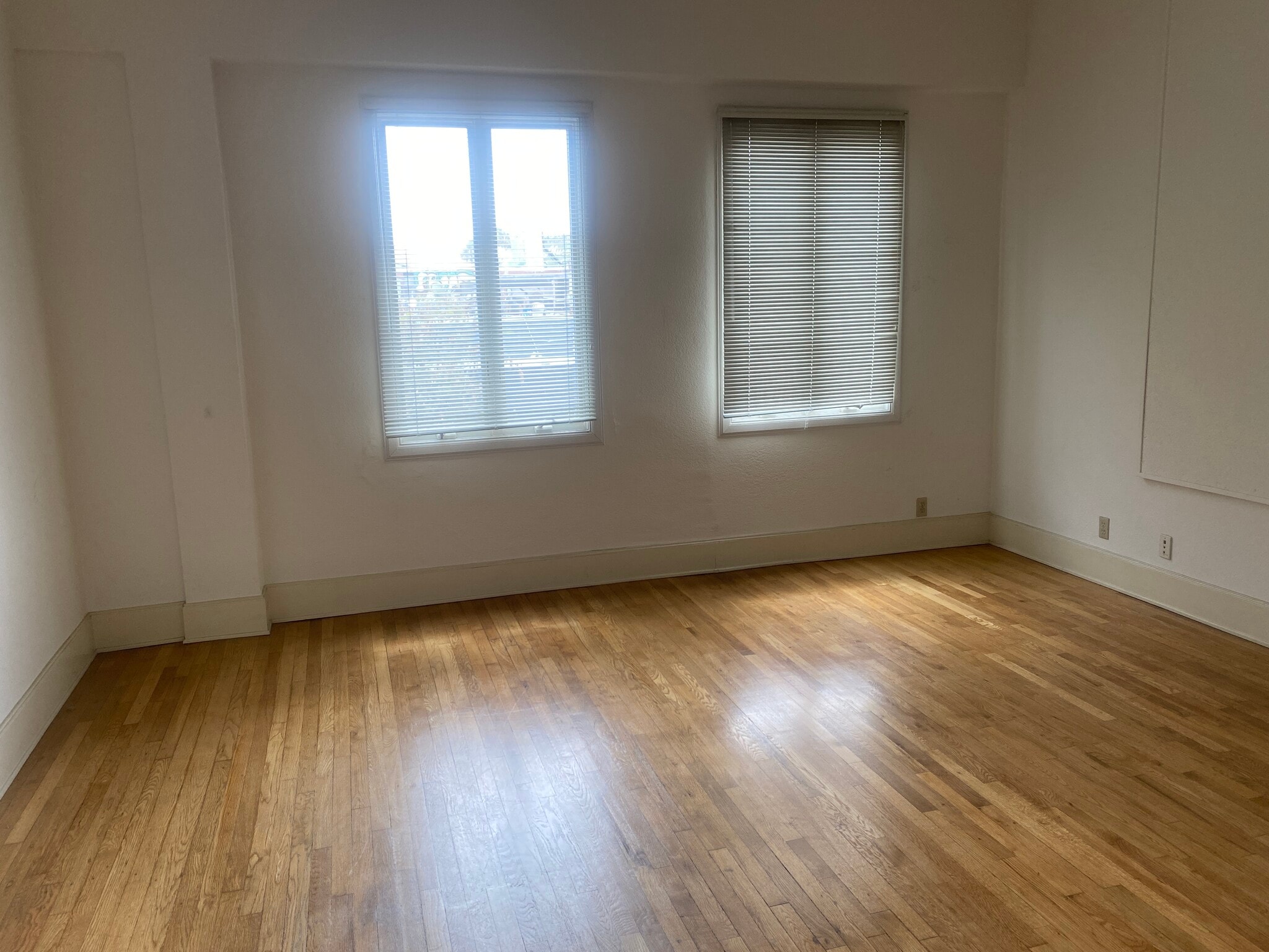 6701-6723, Los Angeles, CA à louer Photo intérieure– Image 1 sur 4