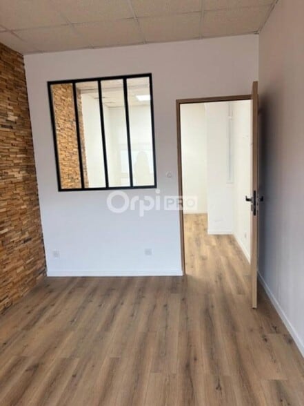 Bureau dans Reims à louer - Photo intérieure – Image 1 sur 3