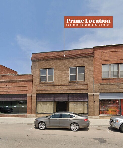 5914 Maple St, Omaha, NE à vendre - Photo principale – Image 1 sur 7