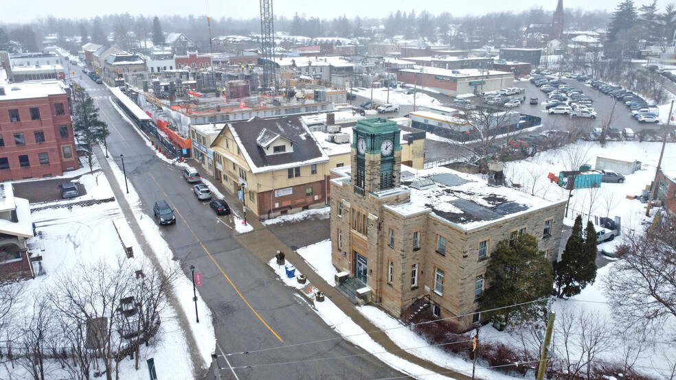 70 Mill St, Halton Hills, ON à vendre - Photo de l’immeuble – Image 2 sur 17