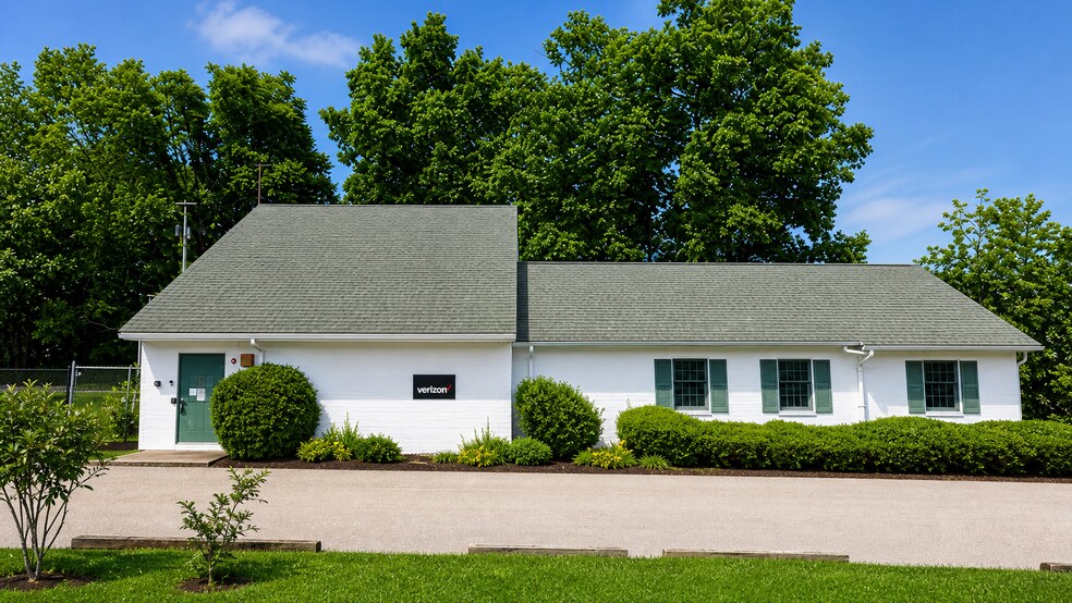 126 Bedford St, East Bridgewater, MA à vendre - Photo de l’immeuble – Image 1 sur 2