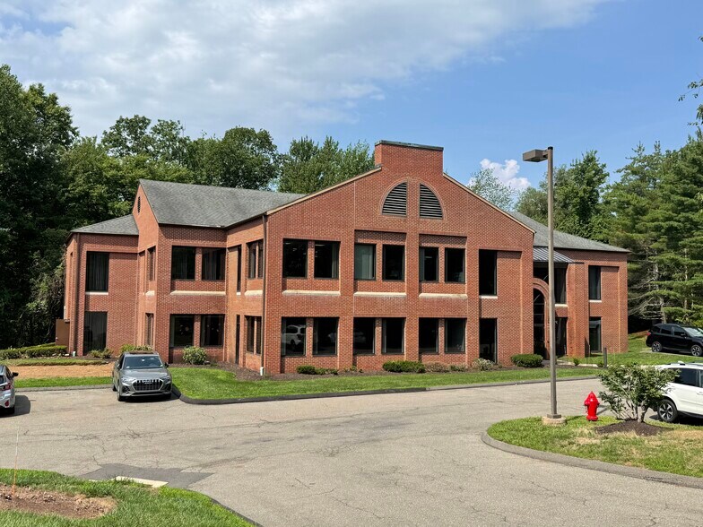 30 Stanford Dr, Farmington, CT à louer - Photo de l’immeuble – Image 3 sur 3