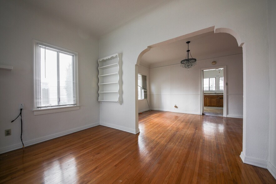 224 S Gale Dr, Beverly Hills, CA à vendre - Photo intérieure – Image 2 sur 19